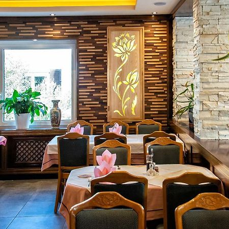 Gaststaette Lin Garden Hotel Untergruppenbach Bagian luar foto