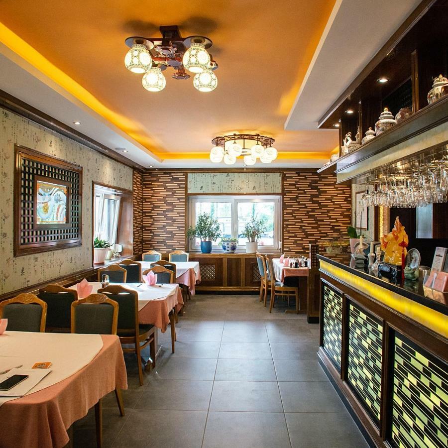 Gaststaette Lin Garden Hotel Untergruppenbach Bagian luar foto