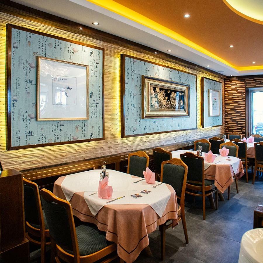Gaststaette Lin Garden Hotel Untergruppenbach Bagian luar foto