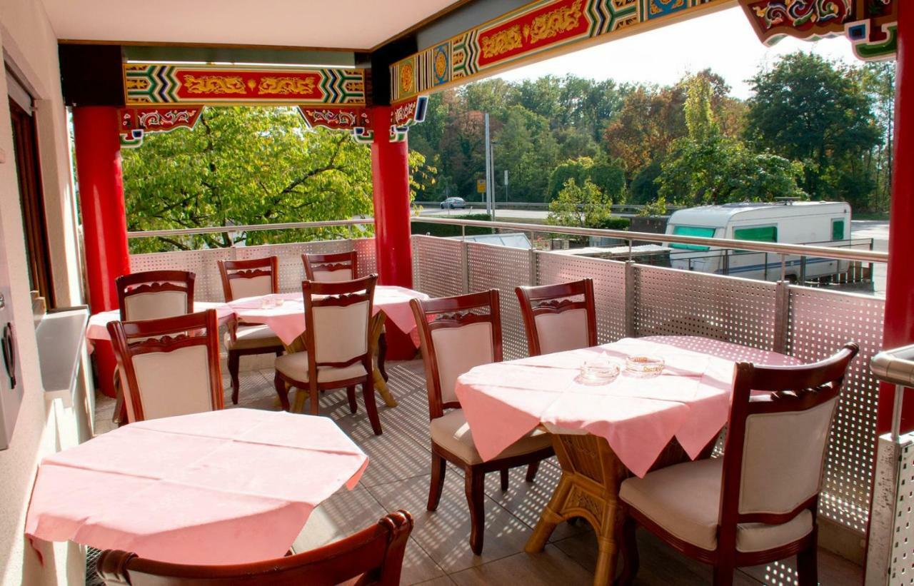 Gaststaette Lin Garden Hotel Untergruppenbach Bagian luar foto