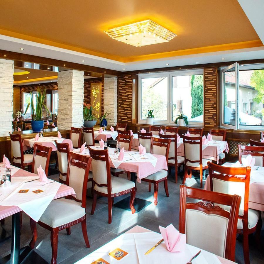 Gaststaette Lin Garden Hotel Untergruppenbach Bagian luar foto